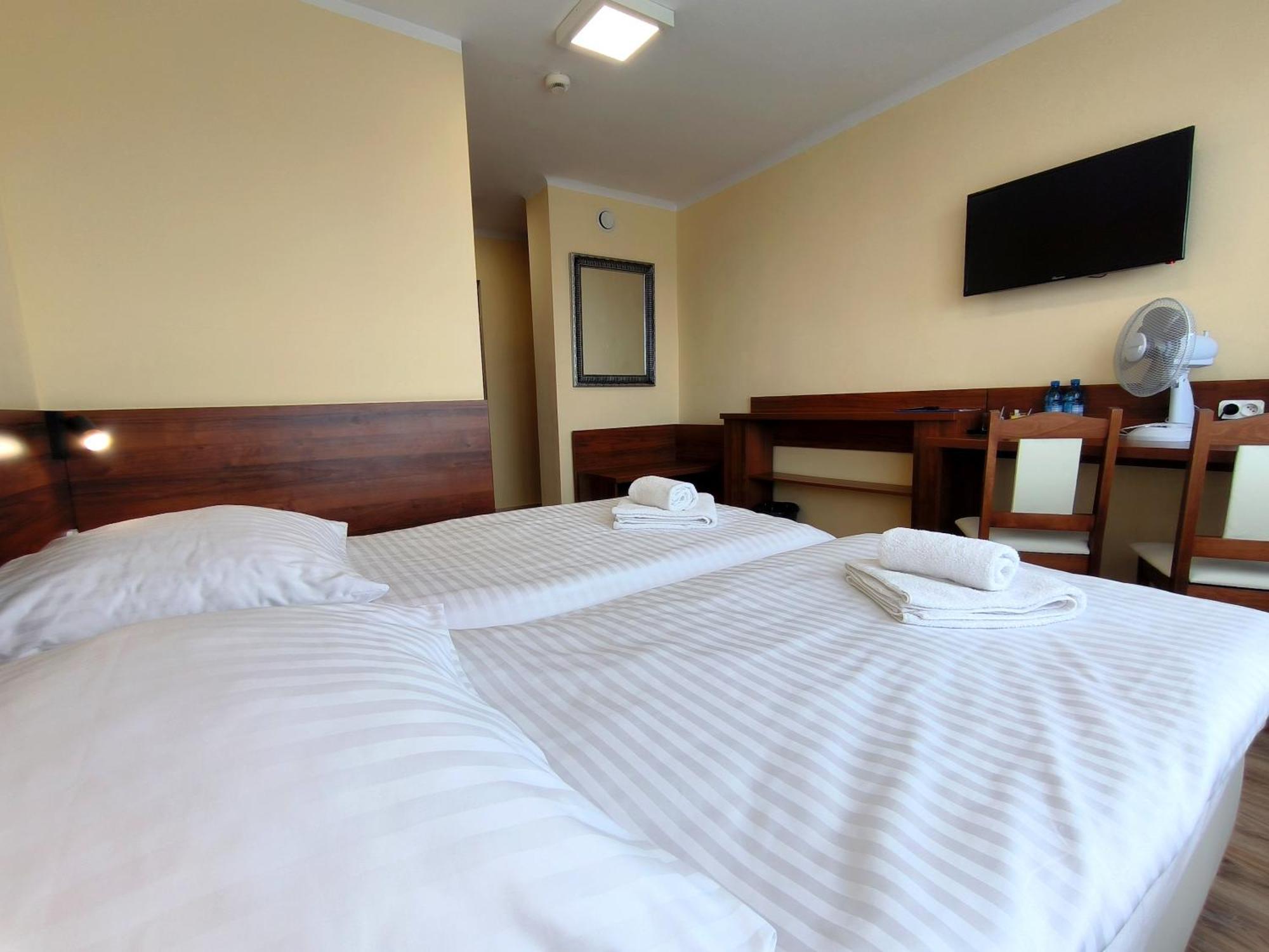 Hotel Sill Kielce Bagian luar foto