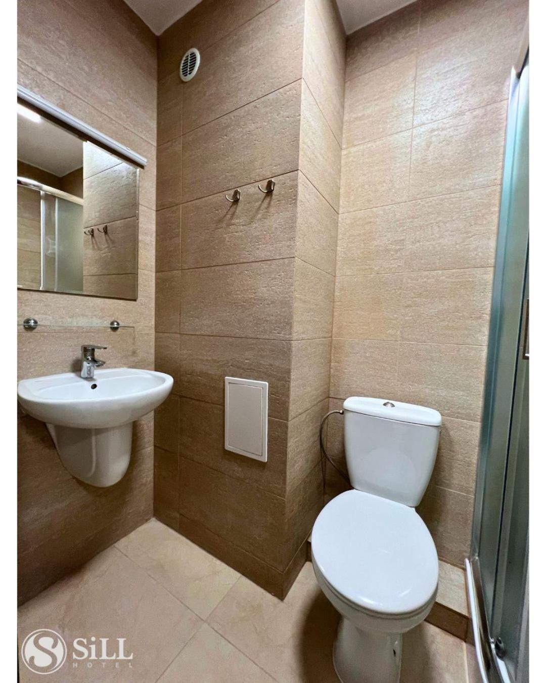 Hotel Sill Kielce Bagian luar foto