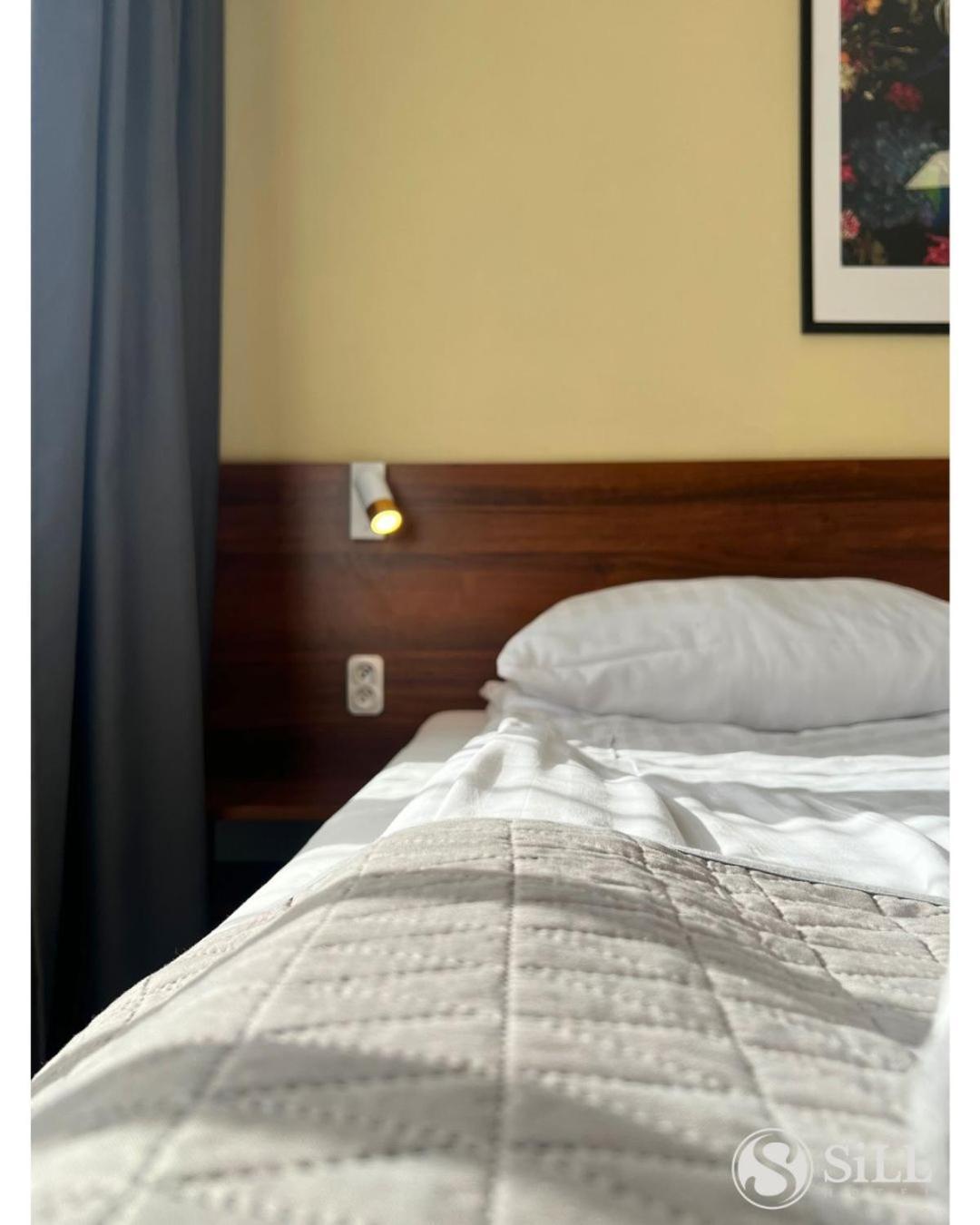 Hotel Sill Kielce Bagian luar foto