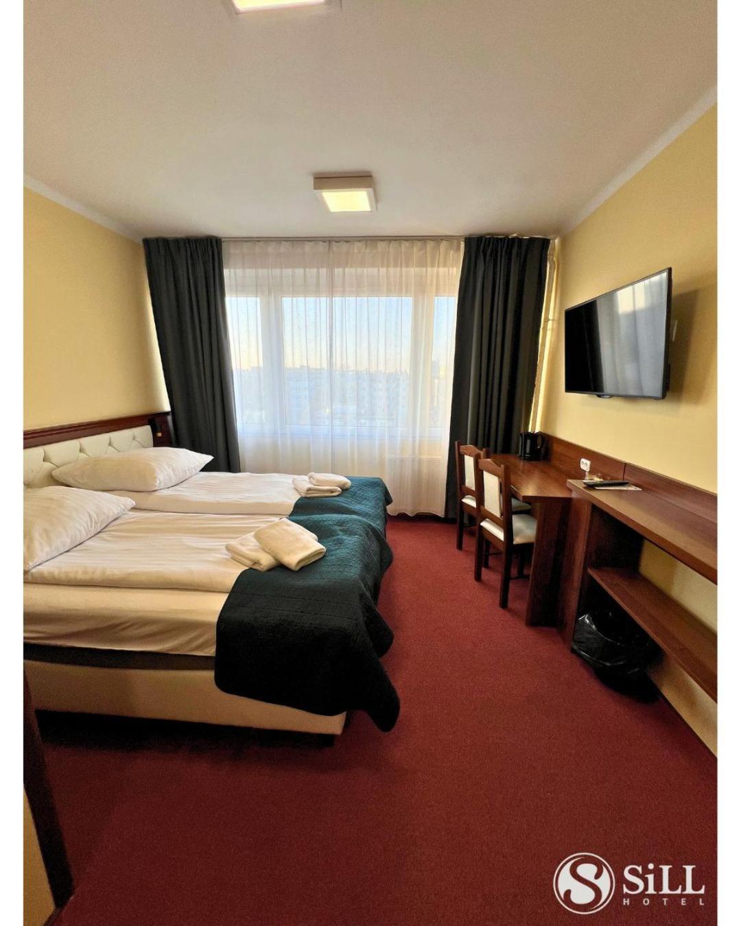 Hotel Sill Kielce Bagian luar foto