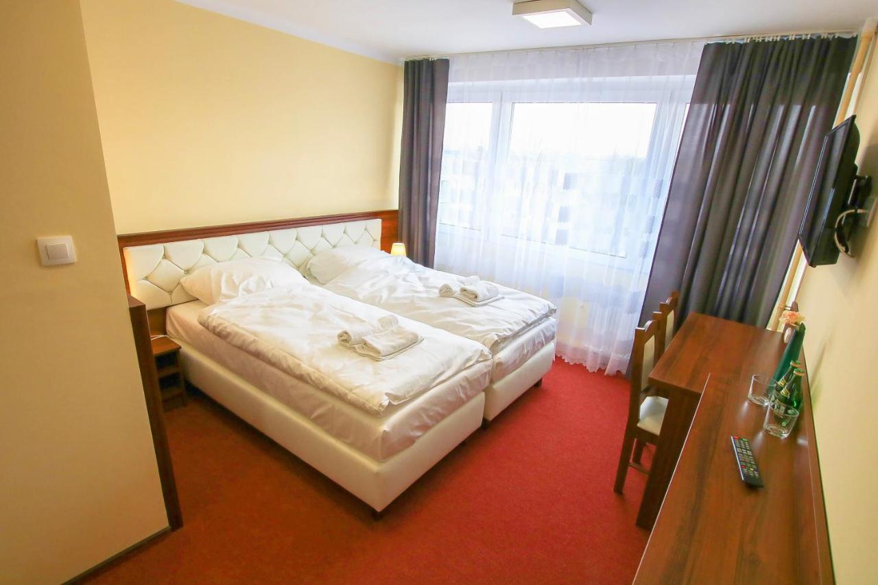 Hotel Sill Kielce Bagian luar foto