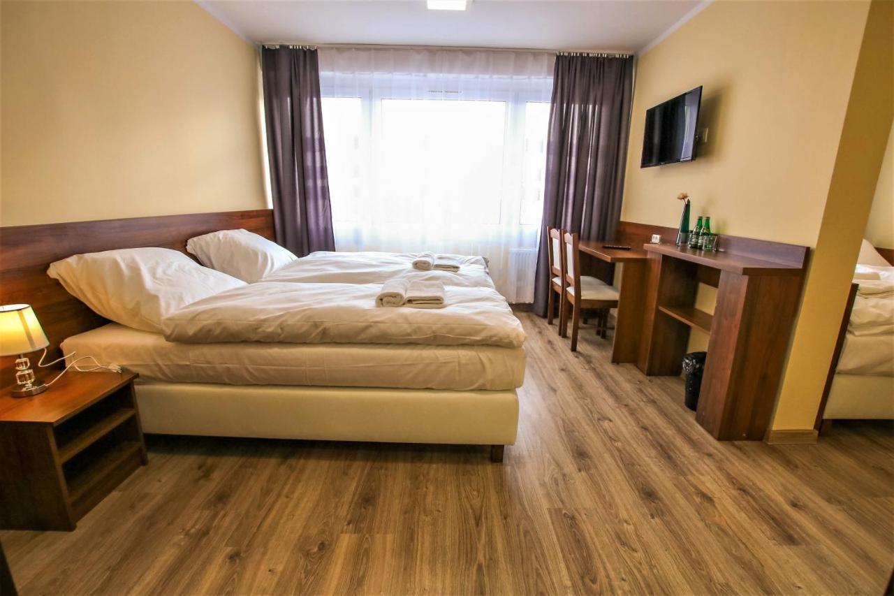 Hotel Sill Kielce Bagian luar foto