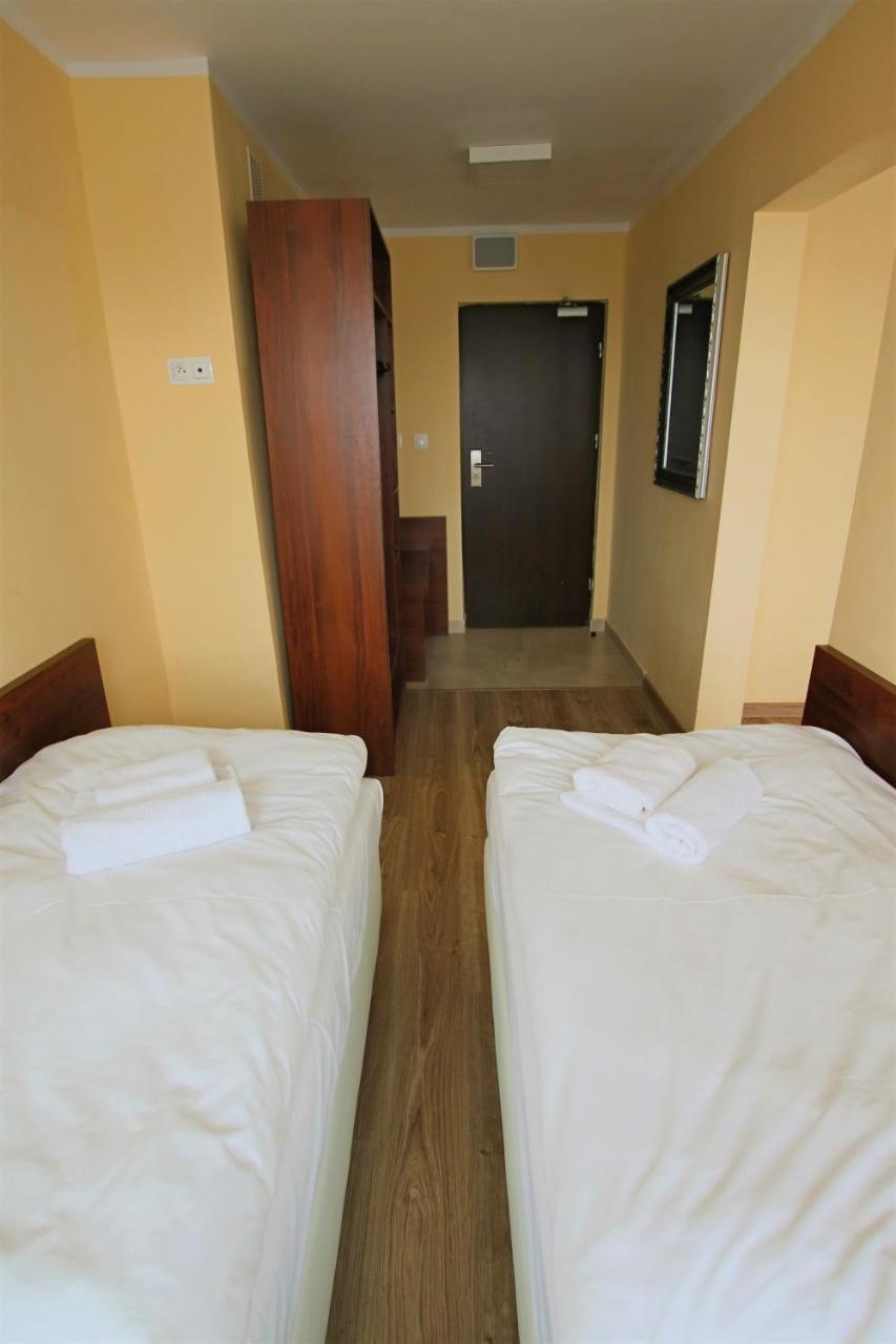 Hotel Sill Kielce Bagian luar foto